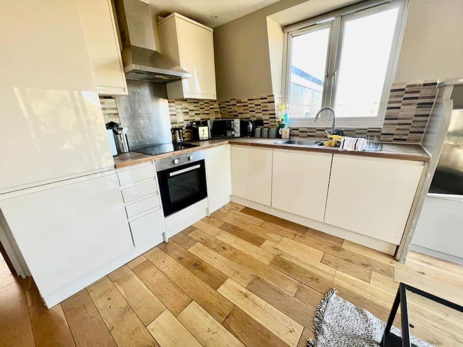 Lovely Two Bed Flat ロンドン エクステリア 写真