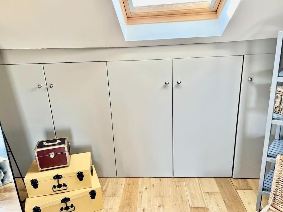 Lovely Two Bed Flat ロンドン エクステリア 写真
